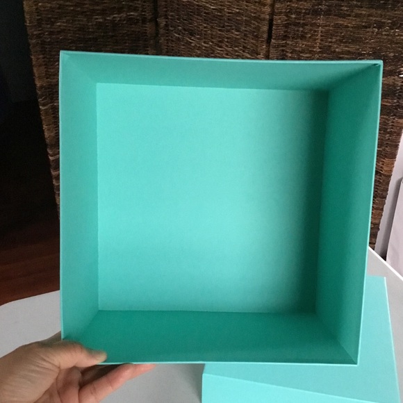 TIFFANY & CO. - Picture 5 of 9